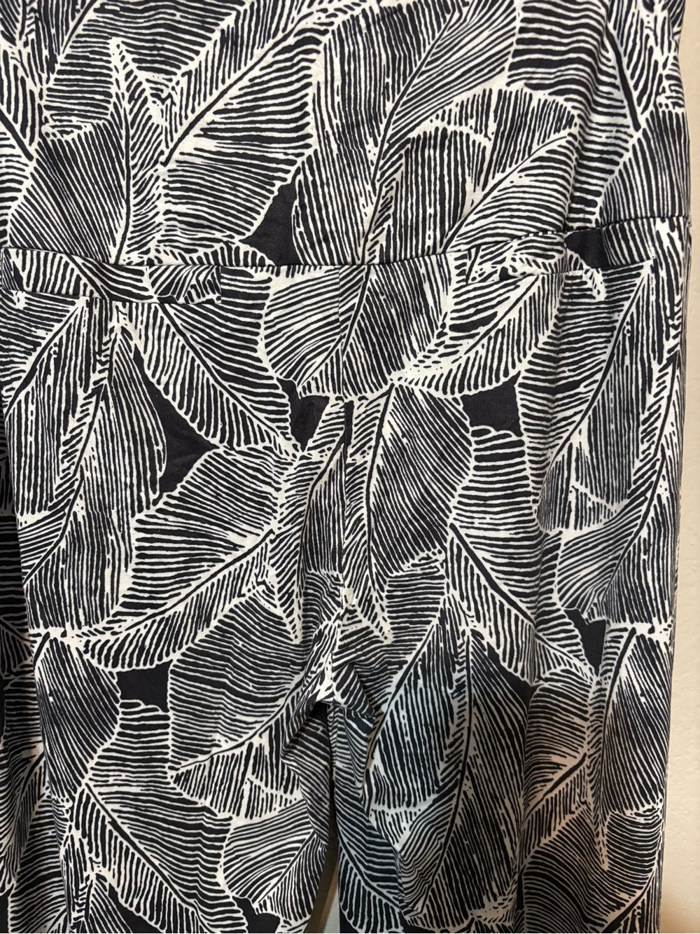 Arolina Wide Leg Printed Women's Pants - Black & White Size XL - Picture 6 of 15